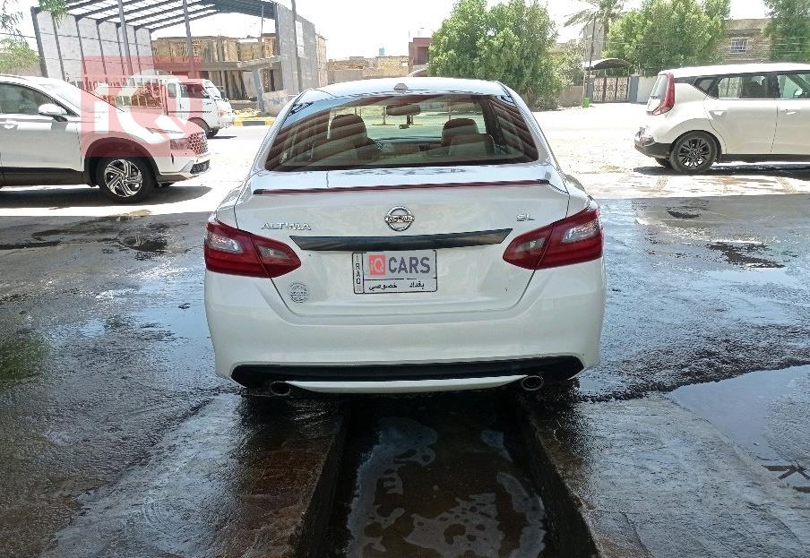 نيسان ألتيما